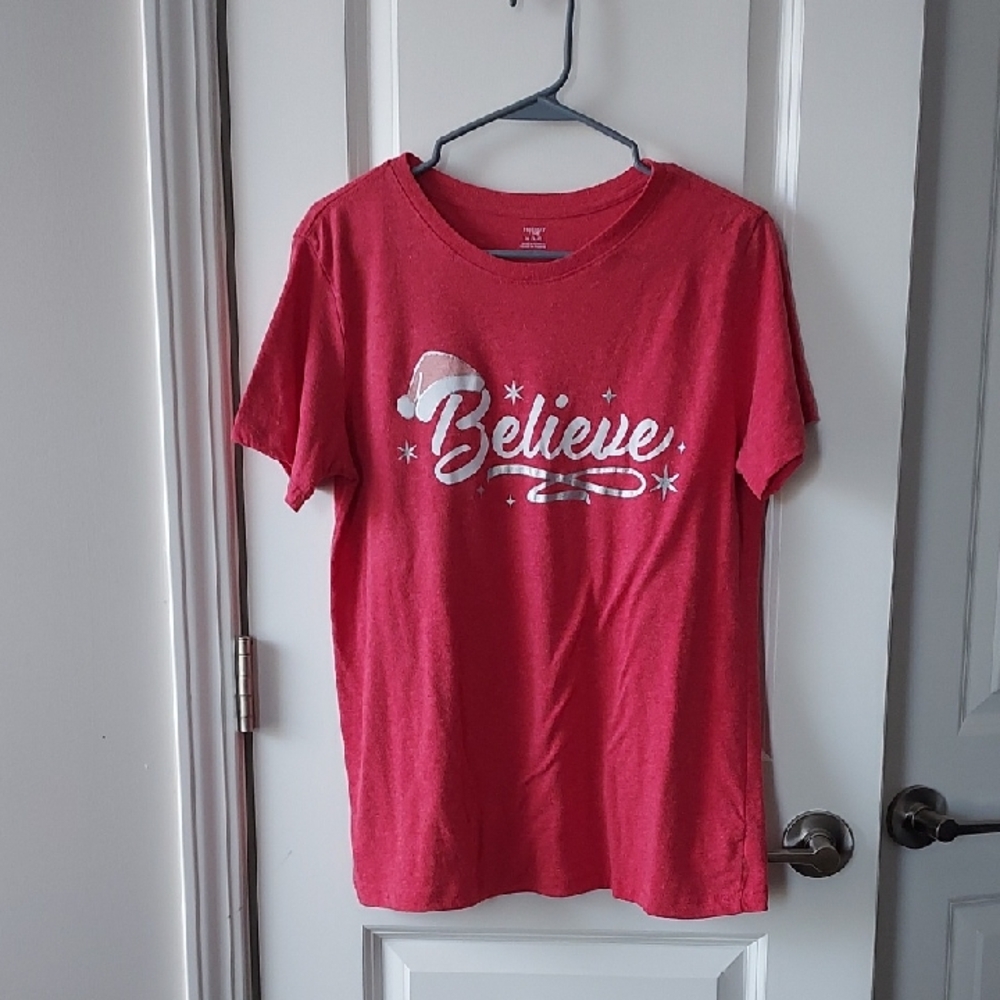 Holiday Time Red 'Believe' Kids T-Shirt Medium